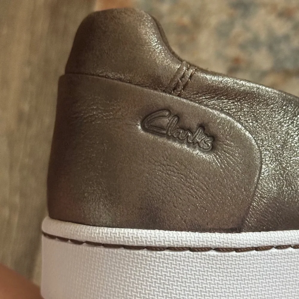 Clarks Pawley Wes Slip-On Sneakers Women's 9‎ Olive Metallic